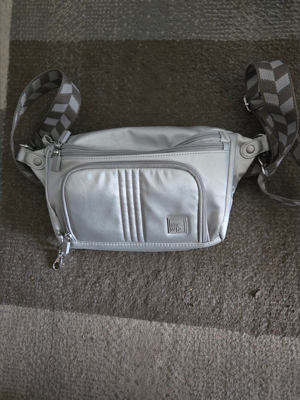 IHKWIP Carry Your Confidence Sling Crossbody With 2 Straps Metallic Silver EUC